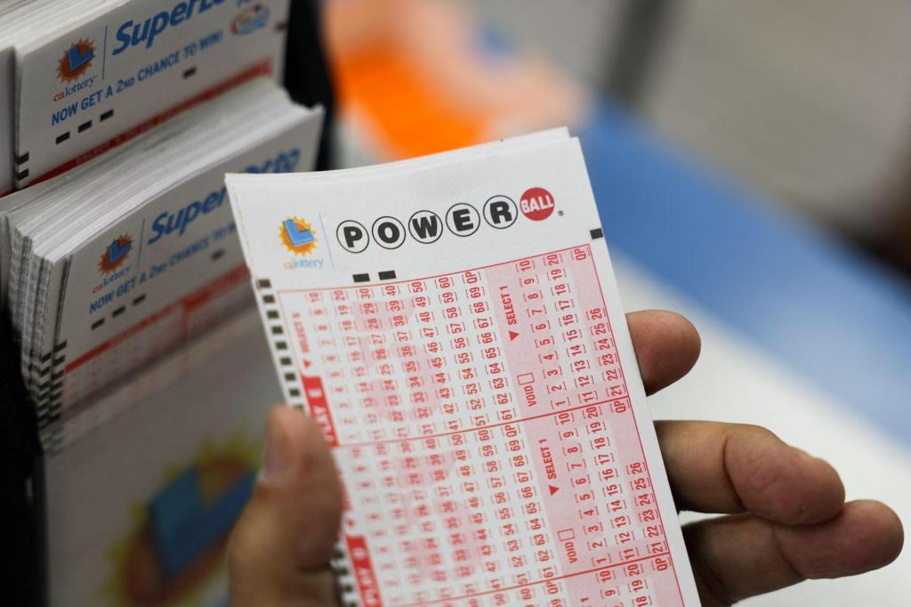 1765889781_Powerball_jackpot_soars_to_1.jpg