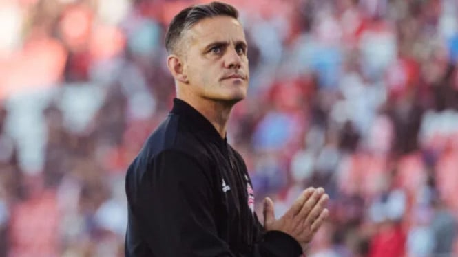 1766222182_694395cb131a9-calon-pelatih-timnas-indonesia-john-herdman_665_374.jpg
