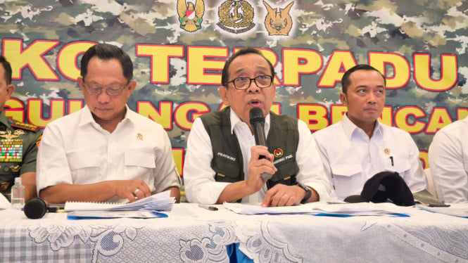1766674957_692fe12c5b07b-menko-pmk-pratikno-tengah_665_374.jpg