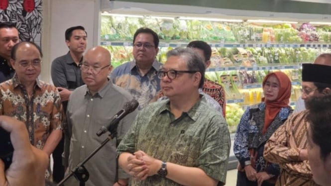 1766775933_694e6d51db135-menteri-koordinator-bidang-perekonomian-airlangga-hartarto_665_374.jpg