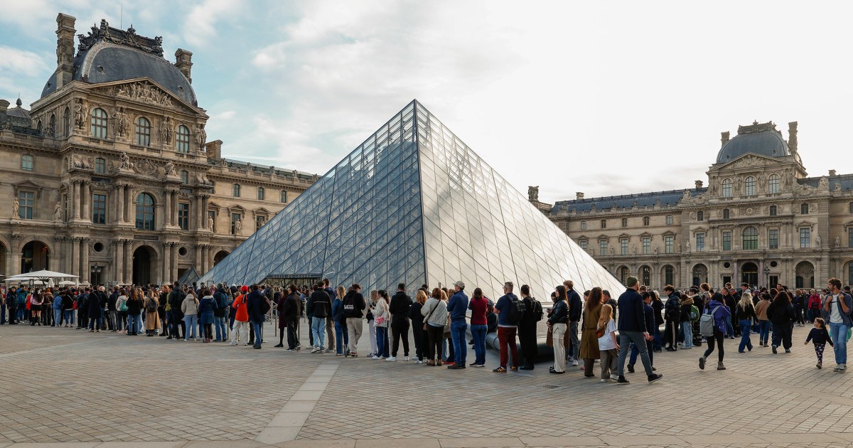 251022-louvre-rs-5eeb44.jpg