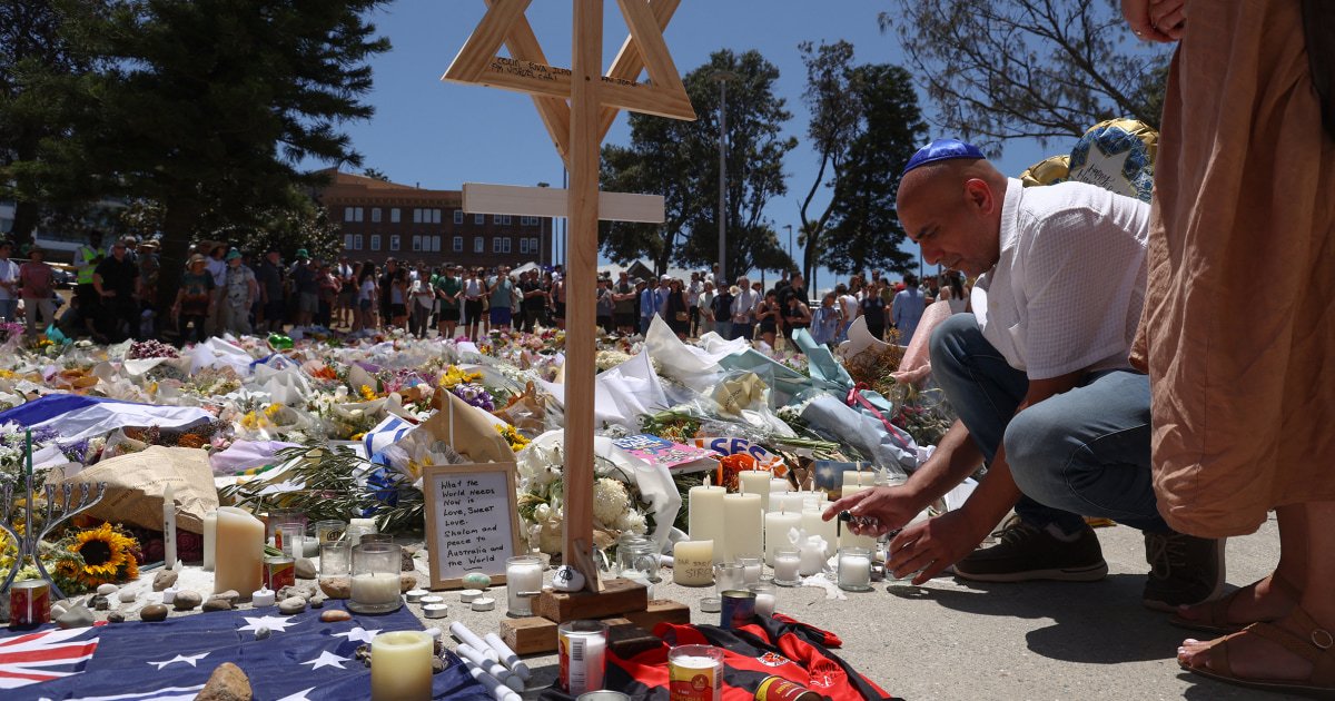El sospechoso del tiroteo en Bondi Beach ha sido acusado de 59 delitos, incluidos terrorismo y asesinato.