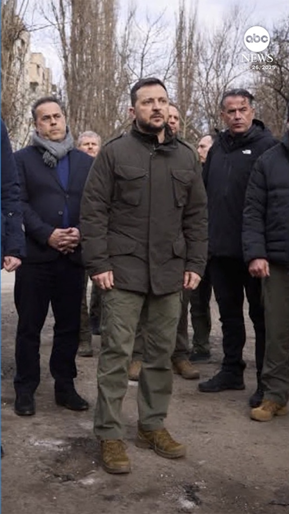251226_abc_social_zelenskyy_trump_meet_hpMain_9x16.jpg
