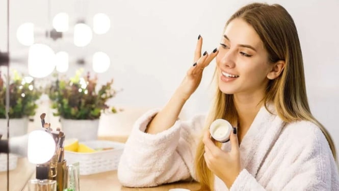 6818c90ea8859-ilustrasi-penggunaan-skincare_665_374.jpg