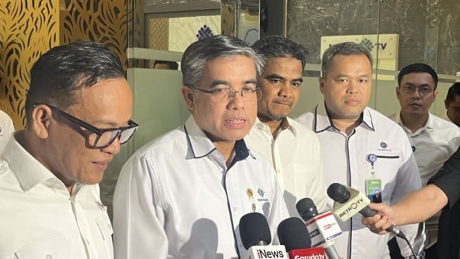 682c7fd8e937d-menteri-ketenagakerjaan-menaker-yassierli_665_374.jpeg
