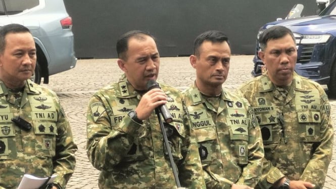 68df7f64356fa-kapuspen-mabes-tni-mayjen-tni-mar-freddy-ardianzah_665_374.jpg