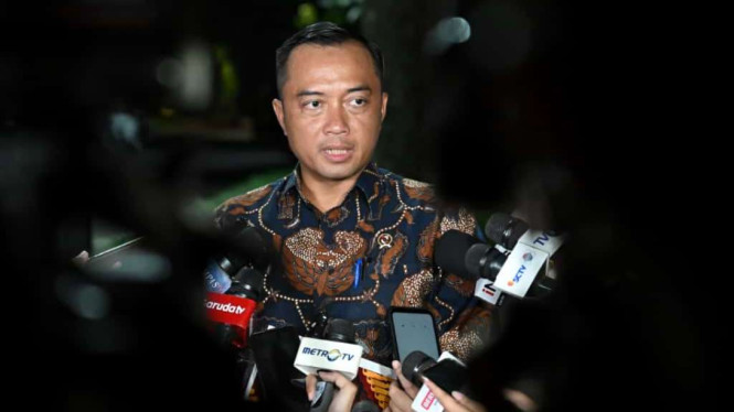 68ec3f8621695-menteri-sekretaris-negara-mensesneg-prasetyo-hadi_665_374.jpg