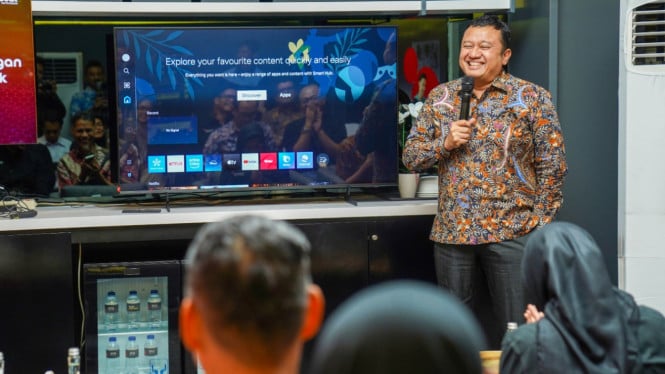 68f238776b67d-direktur-jenderal-ekosistem-digital-kemkomdigi-edwin-hidayat-abdullah_665_374.jpeg