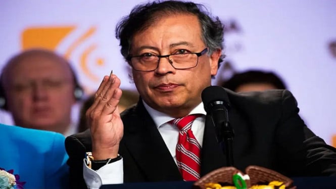 68f7487c1a554-presiden-kolombia-gustavo-petro_665_374.jpeg