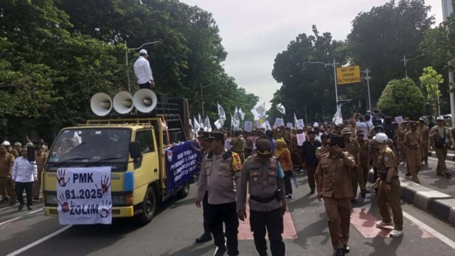 69362acbc78f8-aparat-kawal-aksi-apdesi_665_374.jpg