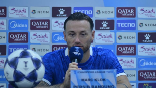 6938d79023baa-pemain-persib-bandung-marc-klok_665_374.jpg