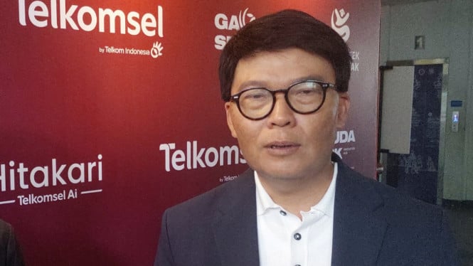 6947563d61f24-direktur-utama-telkomsel-nugroho_665_374.jpg
