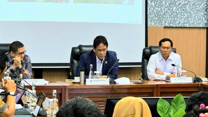 694a82e33fde7-menteri-keuangan-purbaya-yudhi-sadewa_665_374.jpg