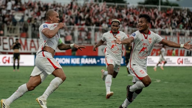 6950f53b7649d-malut-united-bungkam-borneo-fc_665_374.jpg
