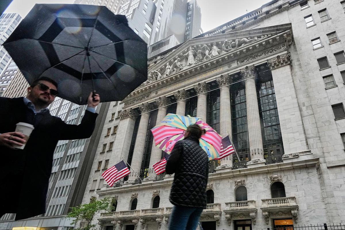El futuro de Dow, S&P 500 y NASDAQ cae a medida que Wall Street llega al último mes comercial de 2025