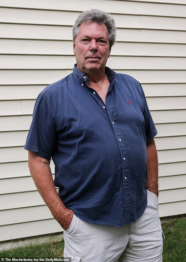 73679963-15423291-Jill_Biden_s_ex_husband_Bill_Stevenson_whose_wife_Linda_was_foun-a-61_176712983273.jpeg