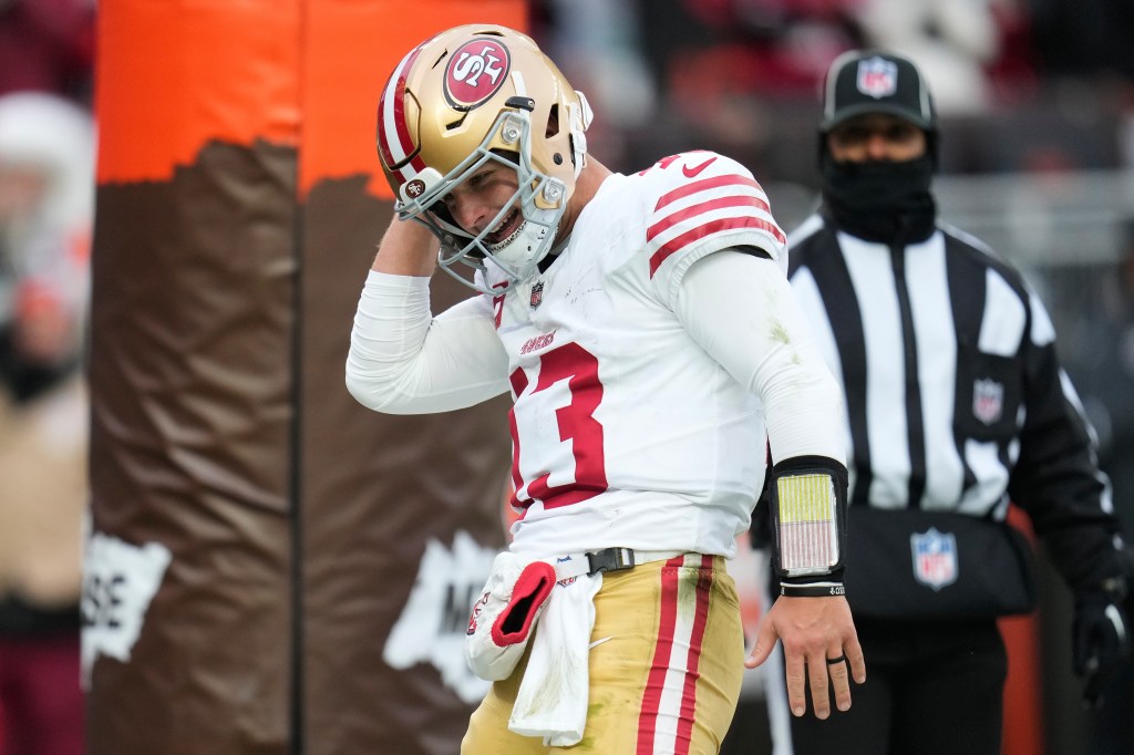 Brock Purdy de los 49ers se recupera de la derrota de los Panthers en la victoria sobre los Browns