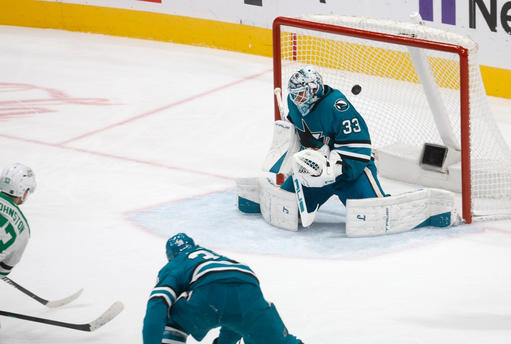BNG-L-SHARKS-1219-15.jpg