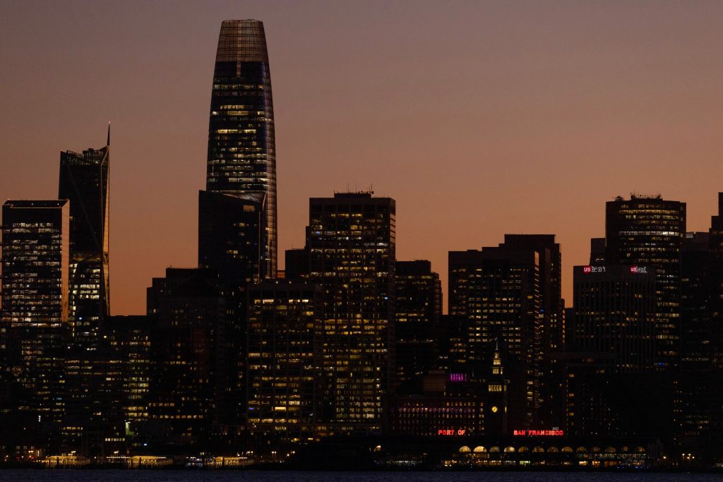 EBT-L-SFSUNSET-1.jpg
