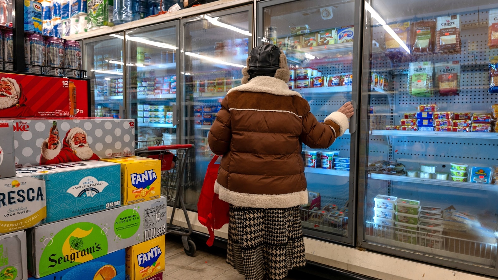 grocery-store-gty-jef-251217_1765999702300_hpMain_16x9.jpg