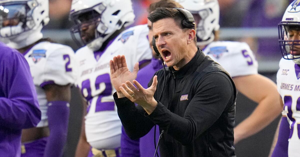 UCLA recluta oficialmente a Bob Chesney, pero ¿quién se unirá a él?