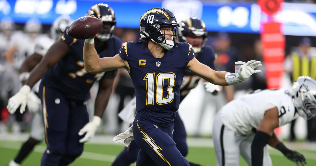 La lesión de Justin Herbert podría dificultar el camino de los Chargers a los playoffs