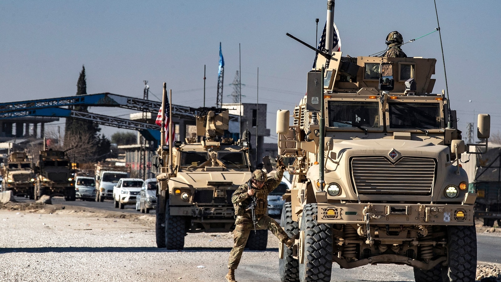 us-troops-syria-01-gty-jt-251213_1765647583953_hpMain_16x9.jpg