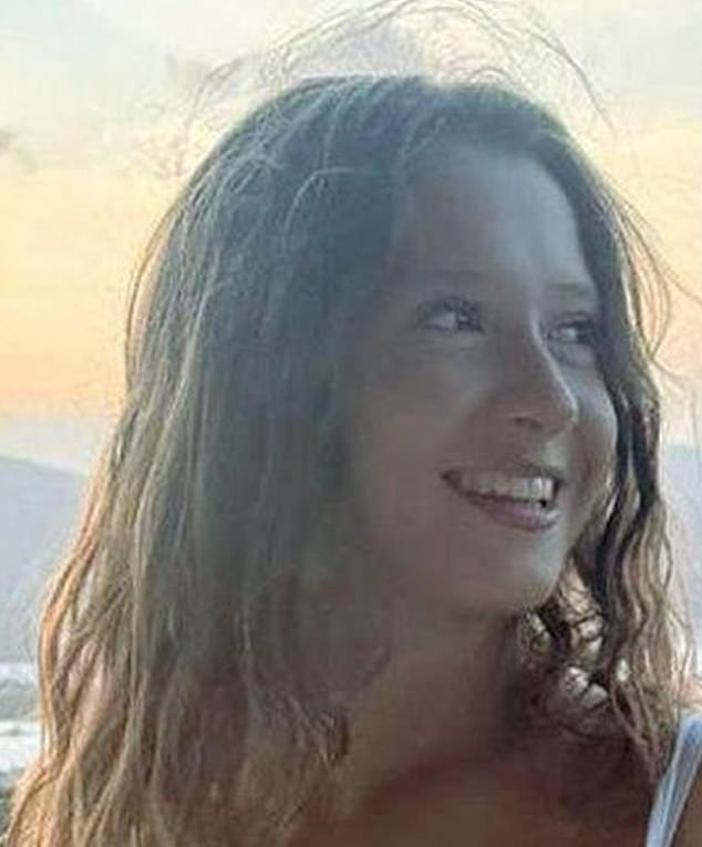 105209903-15432179-The_revelations_came_as_16_year_old_girl_Chiara_Costanzo_from_Mi-m-21_17674921614.jpeg