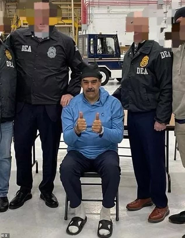 105260847-15435589-Venezuelan_President_Nicolas_Maduro_was_pictured_wearing_a_blue_-a-12_17676672651.jpeg