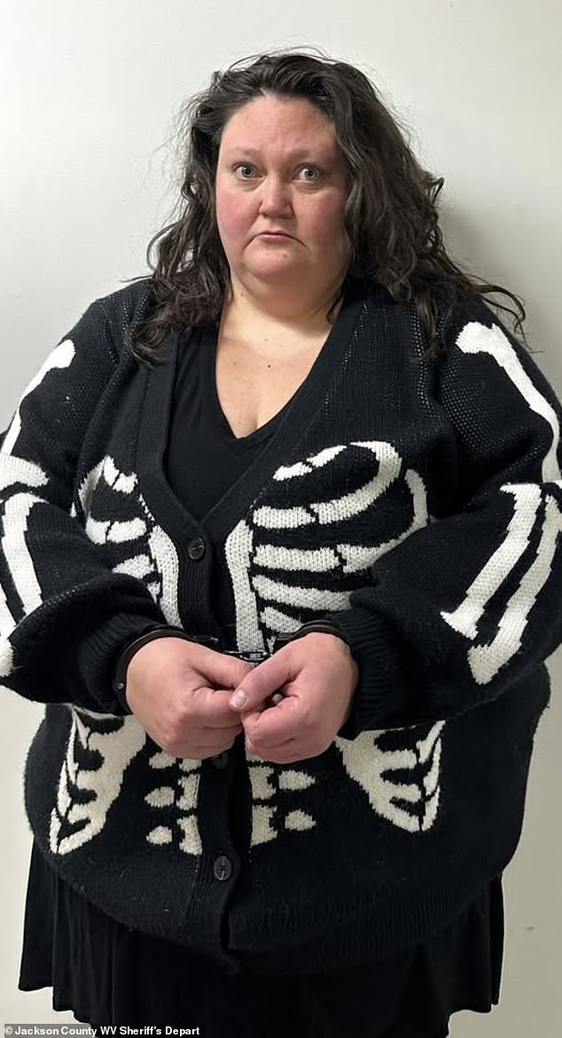 105851819-15500325-Morgan_Morrow_wore_a_skeleton_sweater_as_she_frowned_in_her_mugs-a-15_17694847928.jpeg