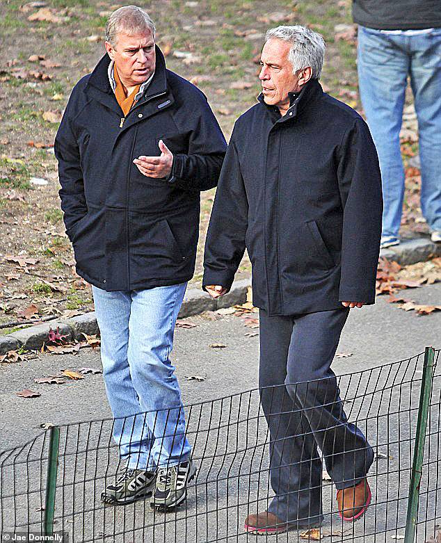 La segunda víctima de Epstein afirma que “tuvo relaciones sexuales con el ex príncipe Andrés en el Royal Lodge” después de ser enviada al Reino Unido por un financiero pedófilo.