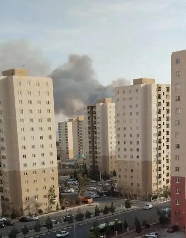 Al menos cuatro personas murieron en explosiones en Irán después de que Donald Trump amenazara con atacar al gobierno por la muerte de manifestantes.
