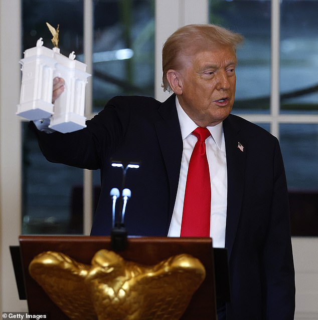 Se revelan las dimensiones del nuevo ‘Arco de Triunfo’ de Trump mientras el presidente ‘elige el tamaño más grande’ para honrar a Estados Unidos y sorprender a los visitantes