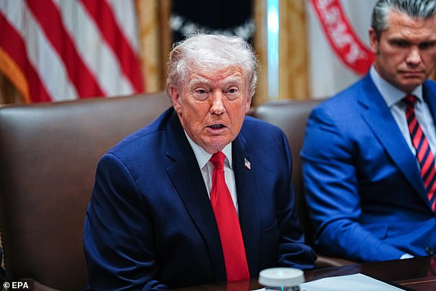 Trump amenaza a Irán con represalias “mayores” que su audaz ataque a Venezuela que derrocó a Maduro… Le dice al mundo que “vigile lo que sucede”