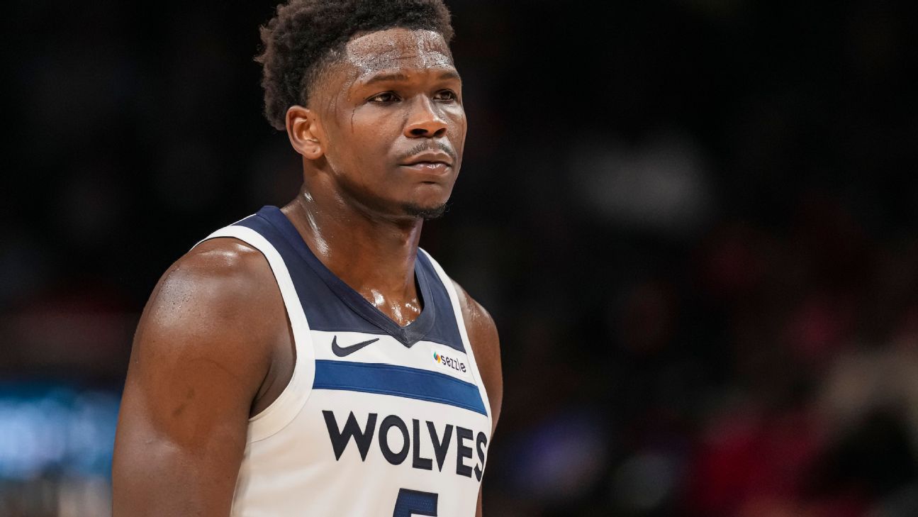 Anthony Edwards sale del banquillo después de que los Timberwolves sacaran a un titular