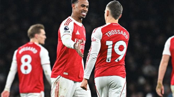 1767902134_6954640f971ab-pemain-arsenal-leandro-trossard_665_374.jpg