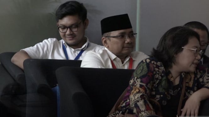 1769738859_68b50b700fe96-eks-menag-yaqut-hadiri-panggilan-kpk_665_374.jpg