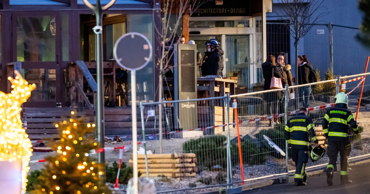 Gran respuesta de emergencia después de que un incendio matara a varias personas en la fiesta de Año Nuevo en el bar de una estación de esquí suiza