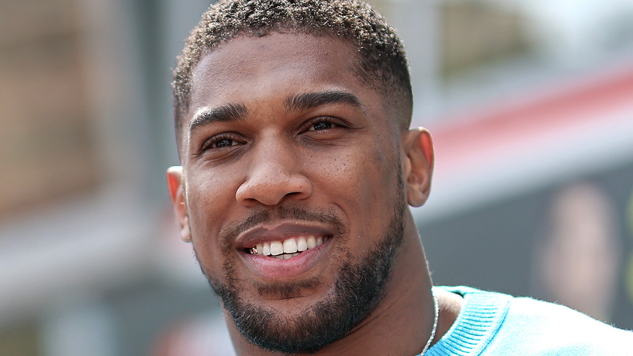 Anthony Joshua sale del hospital tras un fatal accidente automovilístico
