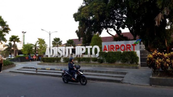 5cfda47678820-bandara-adisutjipto-yogyakarta-minggu-9-juni-2019_665_374.jpg