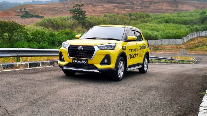 615d2779a39a5-daihatsu-rocky-1-2l_665_374.jpg