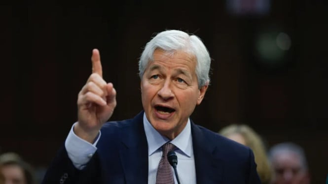66b5e892e4c22-ceo-jpmorgan-jamie-dimon-optimis-resesi-as-di-depan-mata_665_374.jpg