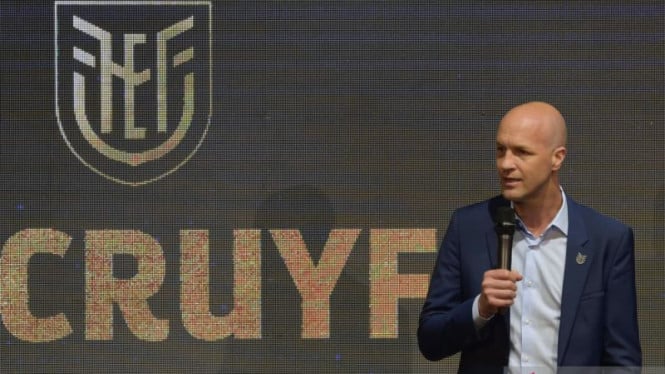 67bdc24b40aeb-penasihat-teknis-pssi-jordi-cruyff_665_374.jpg