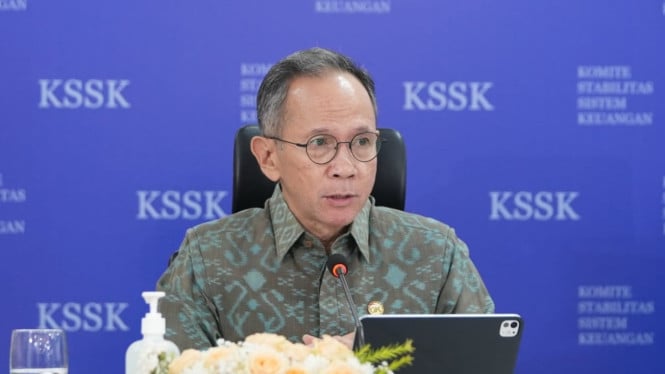 68880d8391c9f-ketua-dewan-komisioner-ojk-mahendra-siregar_665_374.jpeg
