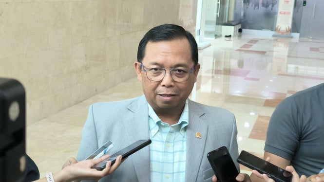 68c1321e31ad9-sekjen-partai-demokrat-herman-khaeron-di-kompleks-parlemen-senayan-jakarta_665_374.jpg