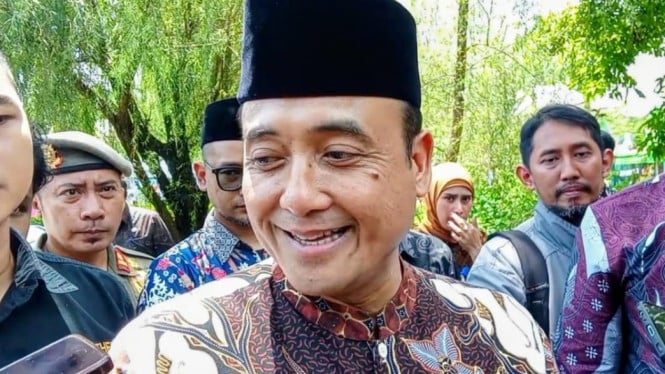 69045ba35364b-wakil-wali-kota-bandung-erwin_665_374.jpg