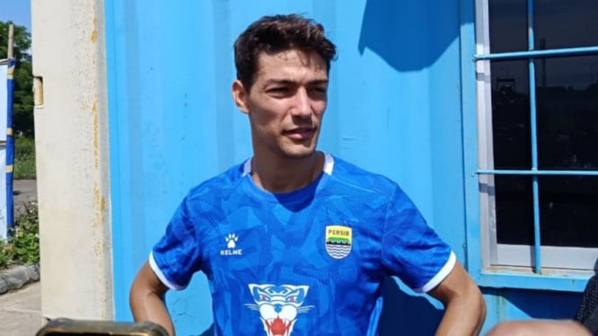 694a3fd545498-bek-persib-bandung-federico-barba_665_374.jpg