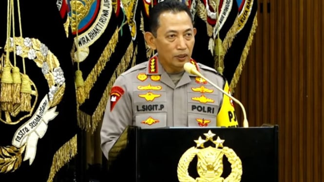 69536030423c0-kapolri-jenderal-listyo-sigit-prabowo-dalam-rat-mabes-polri-2025_665_374.jpg