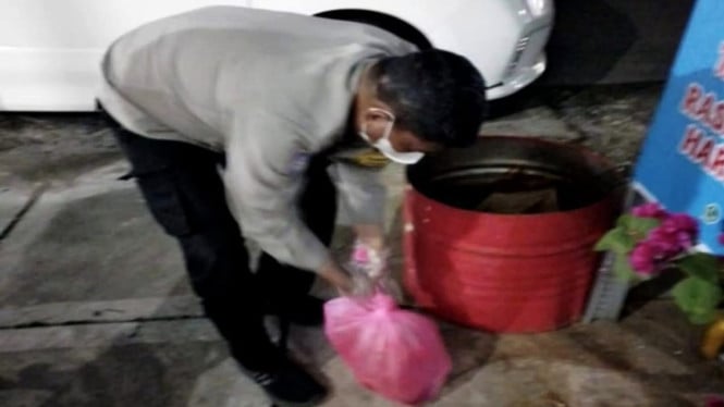 6959394b4d604-polisi-membuang-paket-kiriman-misterius-berisi-kepala-kambing_665_374.jpeg