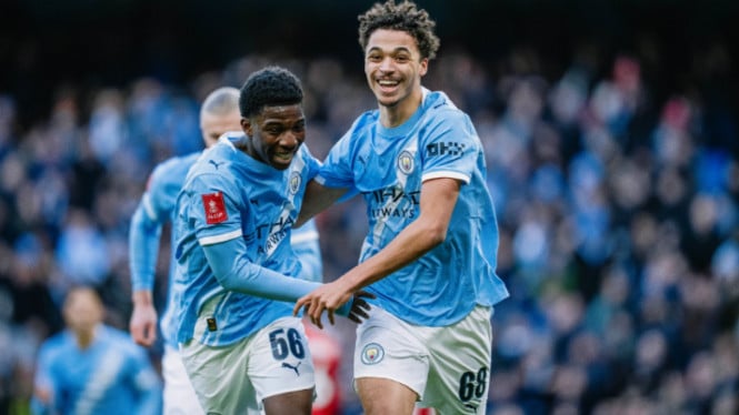 696288f7cd20f-manchester-city-hancurkan-exeter-city-10-1_665_374.png